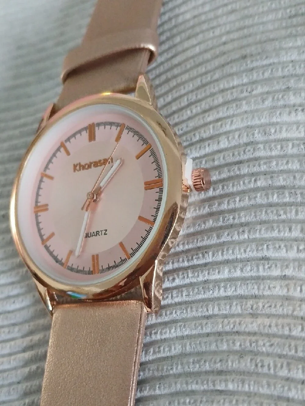 Rose Gold Leather Strap Quartz Watch - Pink Dial